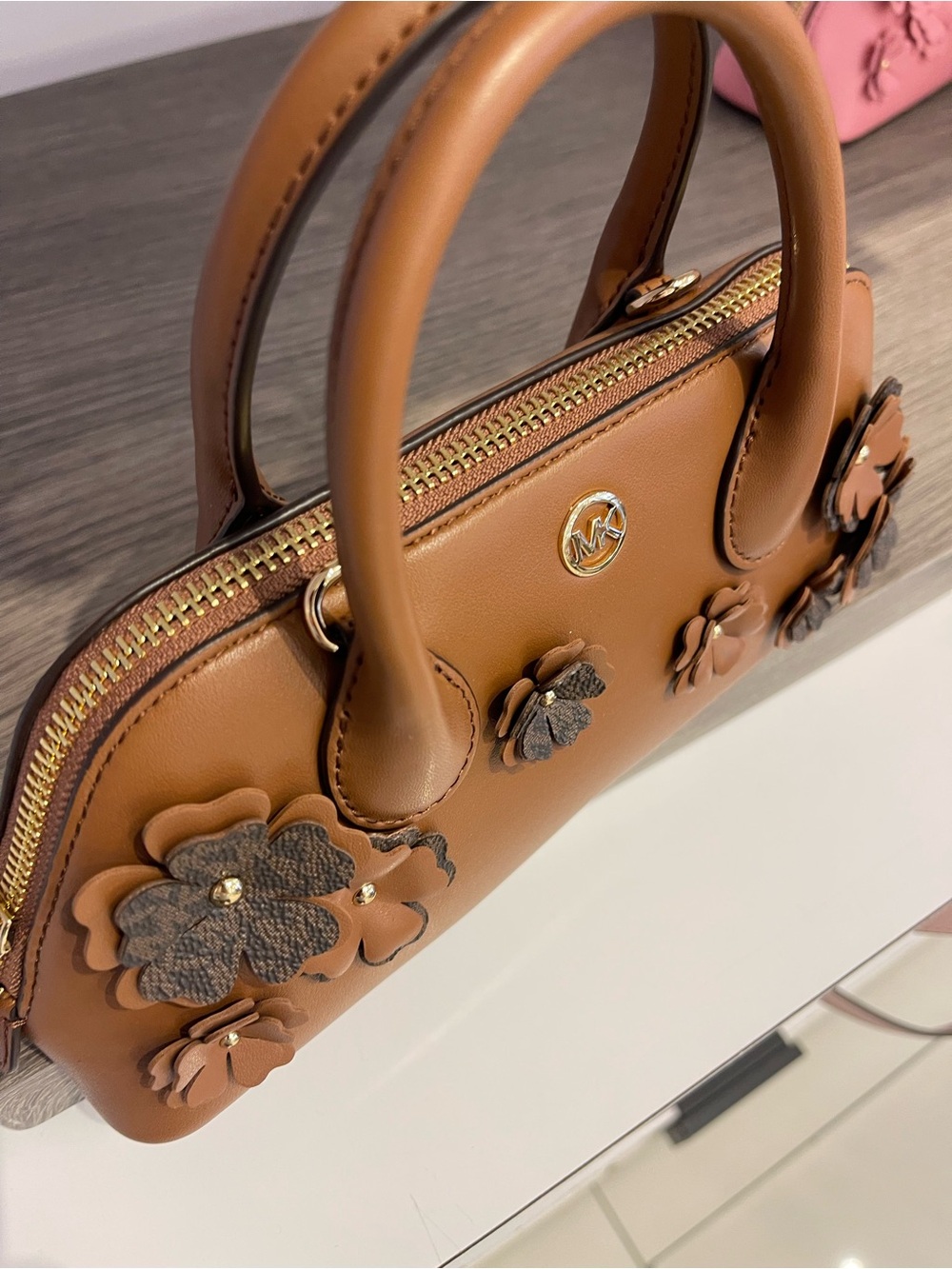MICHAEL KORS Petra Sm Signature Logo Floral Embellished Crossbody
Luggage
NWT - Picture 9 of 15